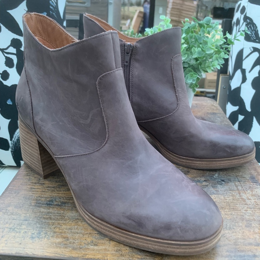 NWOT Lucky Brand Women's Upper Leather Brown Ankle Booties size 11